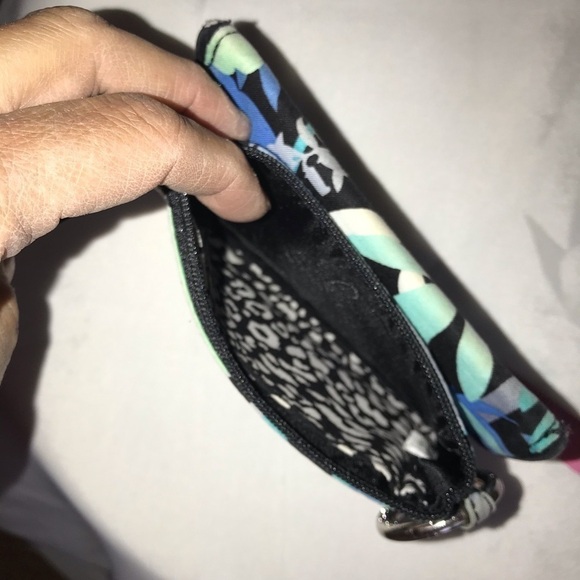 🌻Vera Bradley's Coin Clutch - Picture 2 of 5